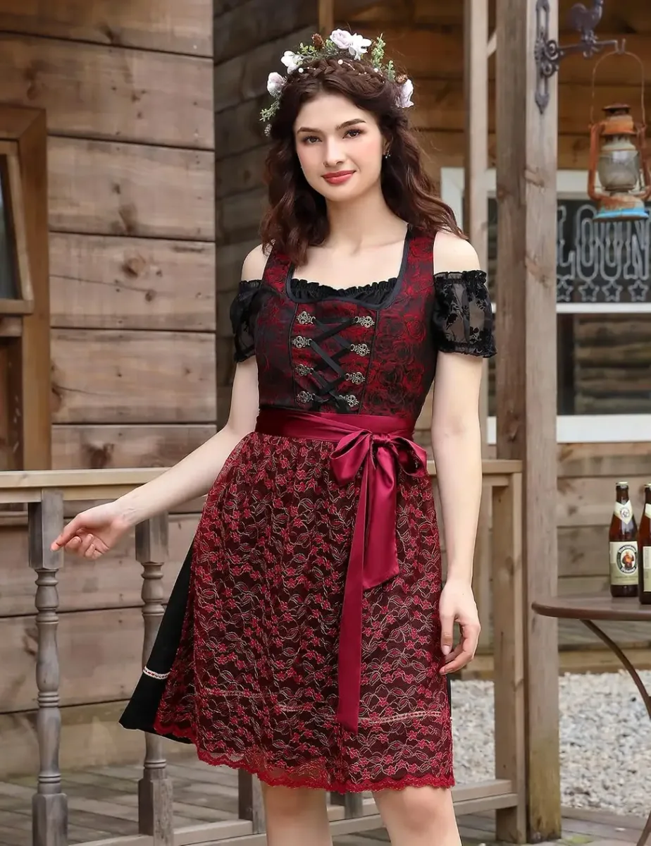 Cold-shoulder sleeves of the dirndl dress with blouse and a flower crown