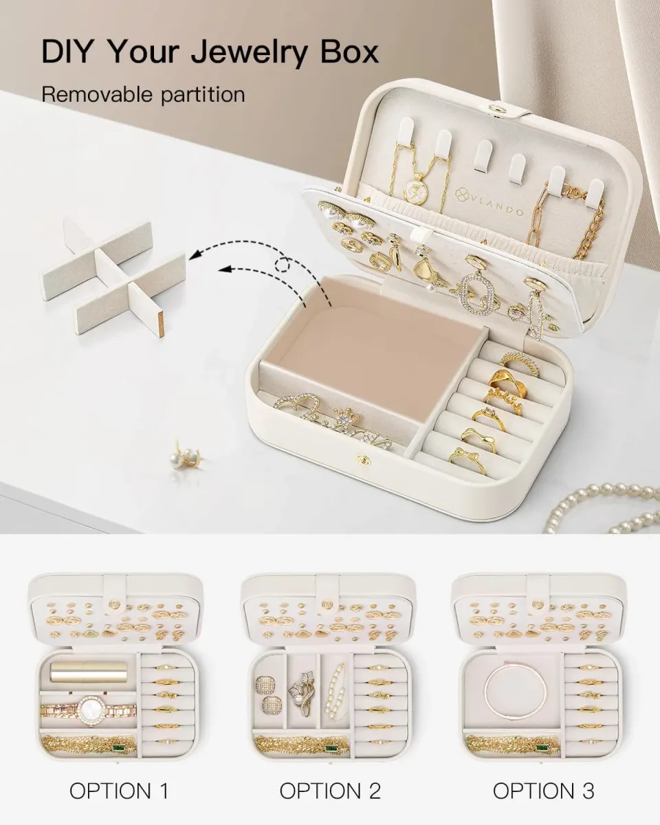 Removable dividers inside the travel jewelry case